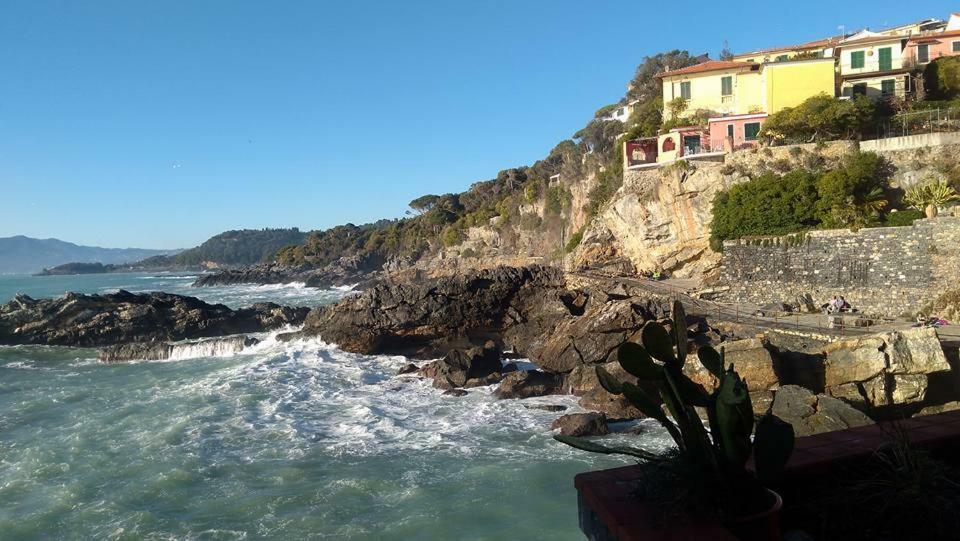 Il Melograno B&B With Private Bathrooms Aulla Eksteriør bilde